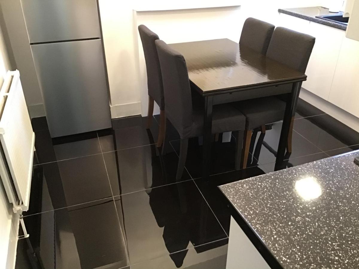 Residential Quarters, General Gordon Square Apartment ลอนดอน ภายนอก รูปภาพ