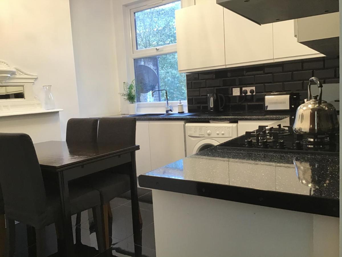 Residential Quarters, General Gordon Square Apartment ลอนดอน ภายนอก รูปภาพ